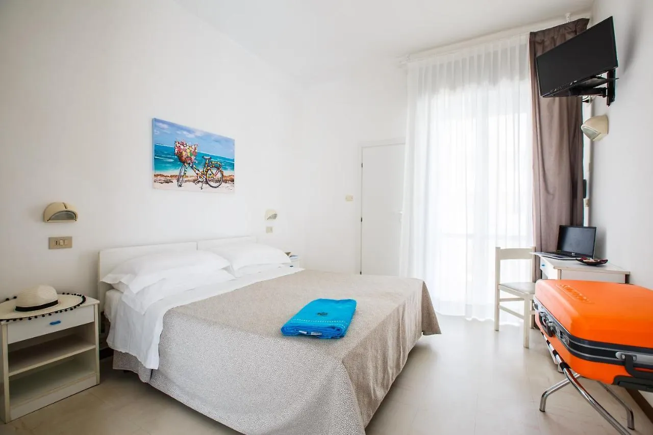 ***  Hotel Capinera リミニ イタリア